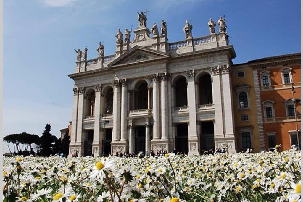 In The Center Of Rome Roma Exterior foto